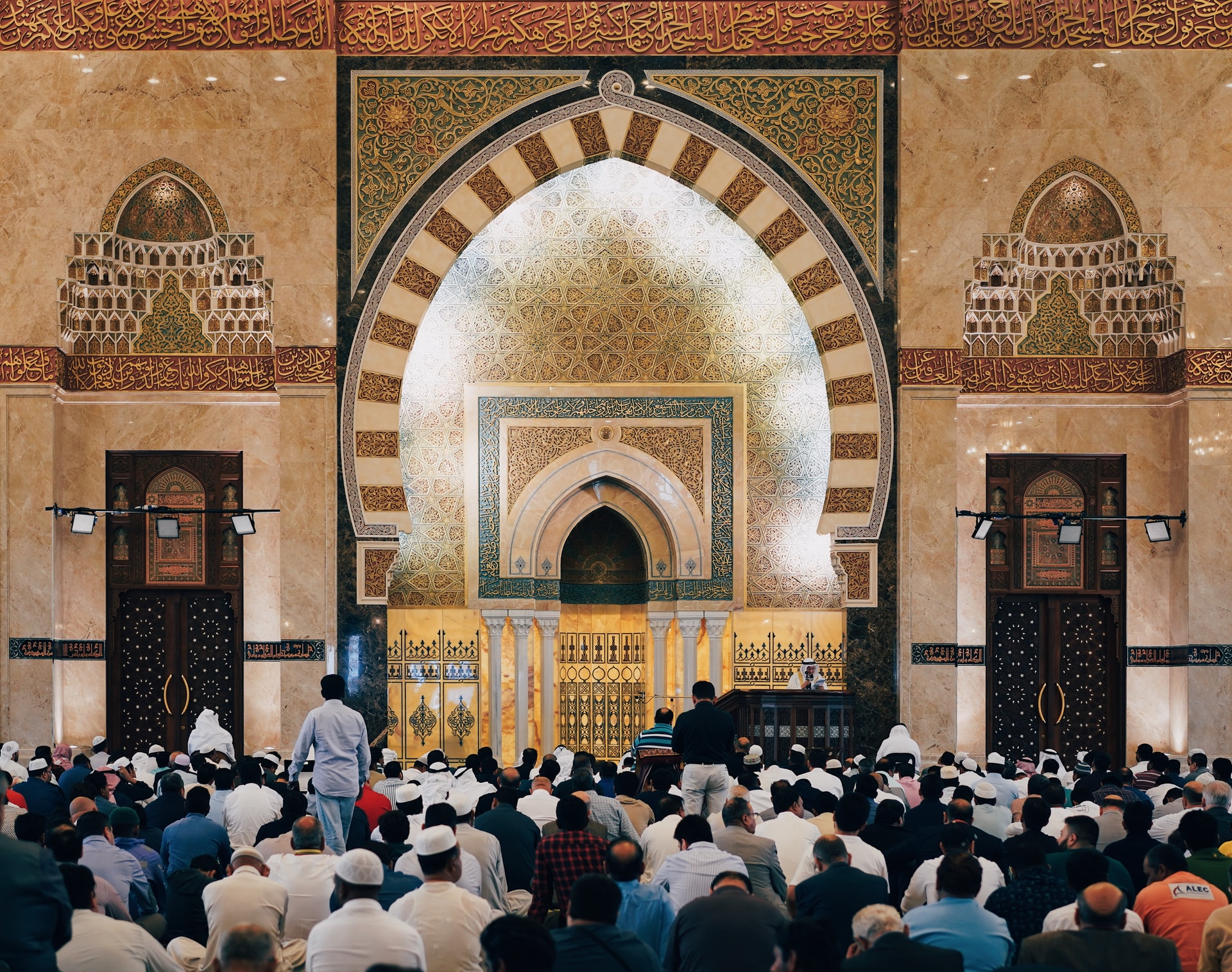 ما حكم سماع الاغاني في رمضان عند الشيعة